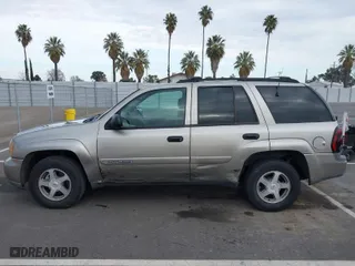 2003 Chevrolet TrailBlazer LS with VIN 1GNDT13S232204973, listed as a IAAI auction lot 41576952 with 261,709 mi miles. Bid and sale history available at carsss.com. Image 14.