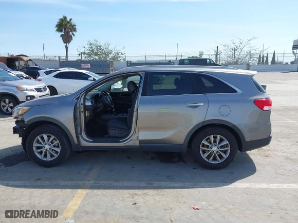 2016 Kia Sorento LX with VIN 5XYPG4A33GG120616, listed as a IAAI auction lot 41822433 with 131,366 mi miles. Bid and sale history available at carsss.com. Image 14.