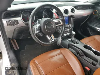 2020 Ford Mustang EcoBoost z VIN 1FATP8UH7L5137828, wystawiony jako Copart lot #60939205 z przebiegiem 107 477 mil mil oraz Szkoda całkowita • Salvage title. Historia ofert i sprzedaży dostępna na DreamBid. Obrazek 8.