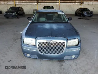 2006 Chrysler 300 Touring z VIN 2C3KA53G46H274435, wystawiony jako Copart lot #57499565 z przebiegiem Nie podano mil oraz Czysty tytuł • Clean title. Historia ofert i sprzedaży dostępna na DreamBid. Obrazek 5.