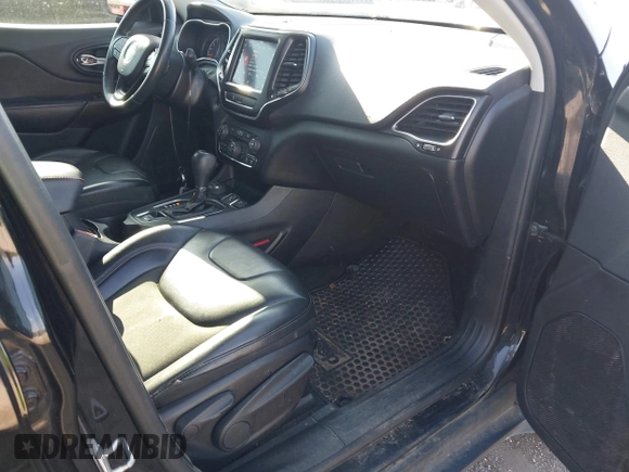 2019 Jeep Cherokee Trailhawk with VIN 1C4PJMBX3KD483895, listed as a IAAI auction lot 42696774 with 122,932 mi miles and . Bid and sale history available at DreamBid. Image 5.