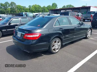 2010 Mercedes-Benz E 350 Luxury z VIN WDDHF8HB7AA220243, wystawiony jako IAAI lot #42510822 z przebiegiem 209 283 mil mil oraz . Historia ofert i sprzedaży dostępna na DreamBid. Obrazek 4.