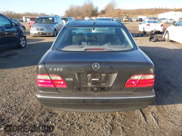 2000 Mercedes-Benz E-Class with VIN WDBJF65J1YB058351, listed as a IAAI auction lot 41834603 with 100,525 mi miles. Bid and sale history available at carsss.com. Image 16.