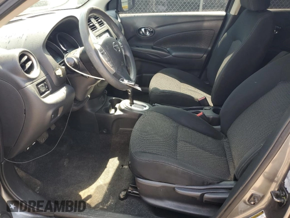 2019 Nissan Versa SV z VIN 3N1CN7AP5KL832221, wystawiony jako Copart lot #61361015 z przebiegiem 145 684 mil mil oraz Czysty tytuł • Clean title. Historia ofert i sprzedaży dostępna na DreamBid. Obrazek 7.