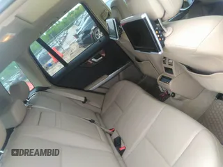 2011 Mercedes-Benz GLK GLK 350 with VIN WDCGG8HB0BF670401, listed as a IAAI auction lot 42027976 with 191,570 mi miles. Bid and sale history available at carsss.com. Image 8.