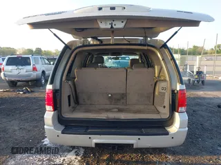2005 Ford Expedition Limited z VIN 1FMFU20545LA72293, wystawiony jako IAAI lot #42000912 z przebiegiem 182 117 mil mil oraz . Historia ofert i sprzedaży dostępna na DreamBid. Obrazek 12.