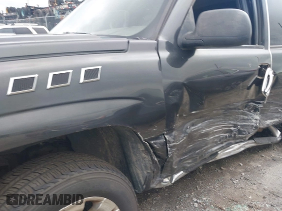 2004 Chevrolet Avalanche with VIN 3GNEC12T64G152478, listed as a IAAI auction lot 42329636 with 231,303 mi miles and . Bid and sale history available at DreamBid. Image 6.