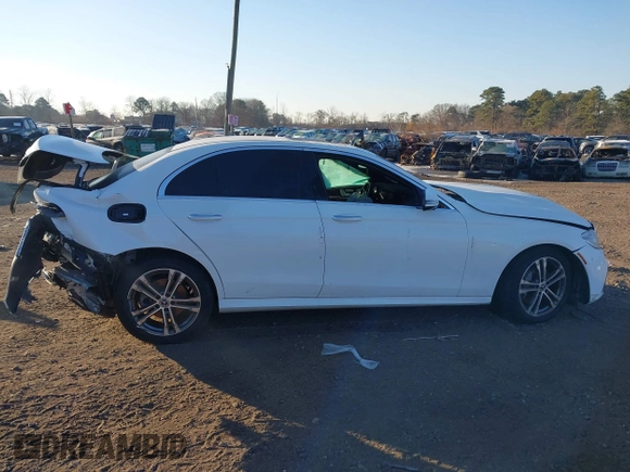 2021 Mercedes-Benz E 350 with VIN W1KZF8EB3MA904087, listed as a IAAI auction lot 41284045 with 37,193 mi miles and . Bid and sale history available at DreamBid. Image 13.
