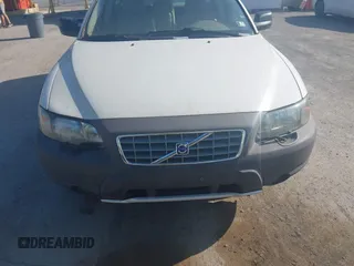 2001 Volvo V70 with VIN YV1SZ58D711043453, listed as a IAAI auction lot 42538391 with 143,032 mi miles and . Bid and sale history available at DreamBid. Image 6.