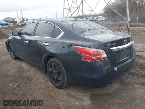 2015 Nissan Altima 2.5 S with VIN 1N4AL3AP2FN351860, listed as a IAAI auction lot 41844963 with 173,046 mi miles. Bid and sale history available at carsss.com. Image 3.