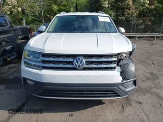2018 Volkswagen Atlas SE with VIN 1V2CR2CAXJC548220, listed as a IAAI auction lot 41983957 with 118,371 mi miles and . Bid and sale history available at DreamBid. Image 12.