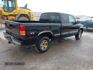 2000 Chevrolet Silverado 1500 LT with VIN 1GCEK19T9YE419272, listed as a IAAI auction lot 42068056 with 306,066 mi miles and . Bid and sale history available at DreamBid. Image 4.