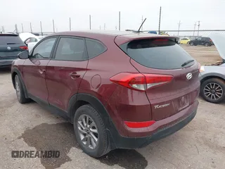 2017 Hyundai Tucson SE z VIN KM8J23A47HU431498, wystawiony jako IAAI lot #42425577 z przebiegiem 83 014 mil mil oraz . Historia ofert i sprzedaży dostępna na DreamBid. Obrazek 3.