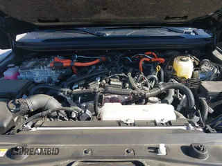2024 Toyota Land Cruiser z VIN JTEABFAJ2RK013130, wystawiony jako IAAI lot #42002397 z przebiegiem 19 749 mil mil oraz . Historia ofert i sprzedaży dostępna na DreamBid. Obrazek 10.