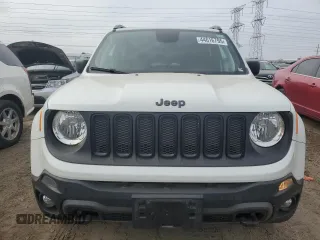 2018 Jeep Renegade Sport with VIN ZACCJBAB7JPH67992, listed as a Copart auction lot 44616795 with 30,995 mi miles and Salvage Title. Bid and sale history available at DreamBid. Image 5.
