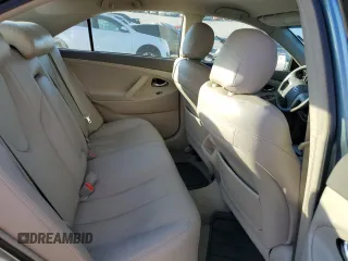 2010 Toyota Camry z VIN 4T1BF3EK1AU556617, wystawiony jako Copart lot #76898584 z przebiegiem 223 564 mil mil oraz Szkoda całkowita • Salvage title. Historia ofert i sprzedaży dostępna na DreamBid. Obrazek 10.