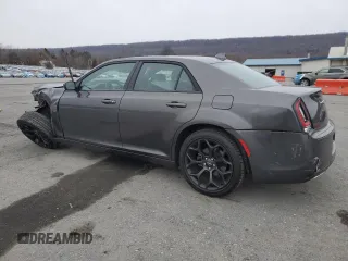 2020 Chrysler 300 S z VIN 2C3CCABG7LH128468, wystawiony jako Copart lot #44922825 z przebiegiem 33 604 mil mil oraz Szkoda całkowita • Salvage title. Historia ofert i sprzedaży dostępna na DreamBid. Obrazek 2.