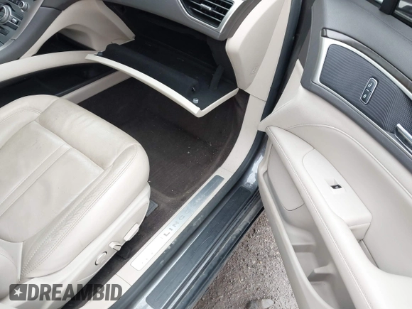 2017 Lincoln MKZ Hybrid Select with VIN 3LN6L5LU6HR622834, listed as a IAAI auction lot 41836661 with 66,813 mi miles and . Bid and sale history available at DreamBid. Image 5.