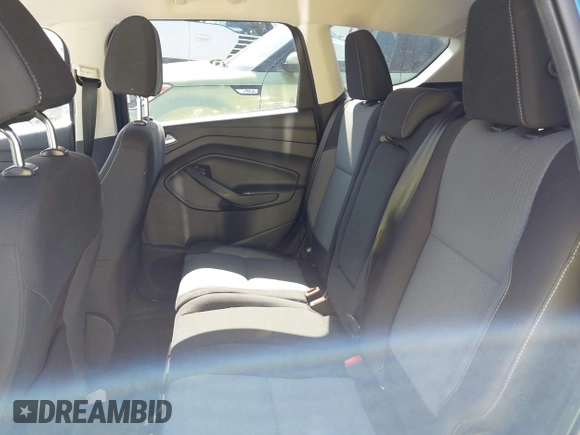 2017 Ford Escape SE z VIN 1FMCU0G95HUB75348, wystawiony jako IAAI lot #41790288 z przebiegiem 55 129 mil mil oraz . Historia ofert i sprzedaży dostępna na DreamBid. Obrazek 8.
