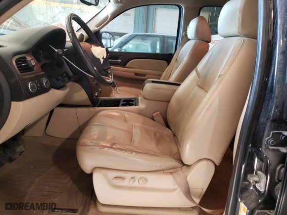 2007 Chevrolet Avalanche LT w/3LT with VIN 3GNFK12307G230975, listed as a Copart auction lot 68724584 with 190,397 mi miles and Salvage Title. Bid and sale history available at carsss.com. Image 7.