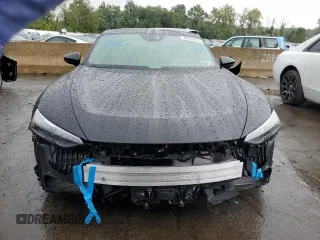 2022 Audi RS e-tron GT z VIN WAUAHBFW9N7904526, wystawiony jako Copart lot #68278973 z przebiegiem 8103 mil mil oraz . Historia ofert i sprzedaży dostępna na DreamBid. Obrazek 5.