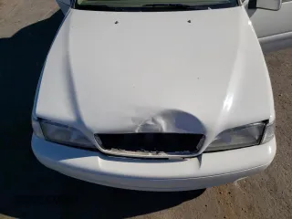 2000 Volvo S70 z VIN YV1LS61J4Y2625884, wystawiony jako Copart lot #82885414 z przebiegiem Nie podano mil oraz Szkody całkowita. Historia ofert i sprzedaży dostępna na DreamBid. Obrazek 11.