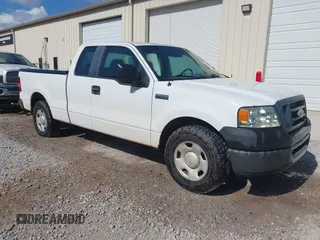 2007 Ford F-150 STX z VIN 1FTRX12W47FA49512, wystawiony jako IAAI lot #42771332 z przebiegiem 203 687 mil mil oraz . Historia ofert i sprzedaży dostępna na DreamBid. Obrazek 1.