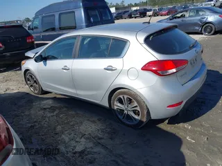 2016 Kia Forte EX with VIN KNAFX5A89G5627605, listed as a IAAI auction lot 42022725 with 87,712 mi miles and . Bid and sale history available at carsss.com. Image 3.