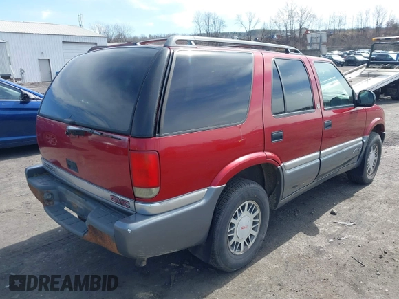 1998 GMC Jimmy SLT with VIN 1GKDT13W1W2521468, listed as a IAAI auction lot 41819921 with 161,931 mi miles. Bid and sale history available at carsss.com. Image 4.