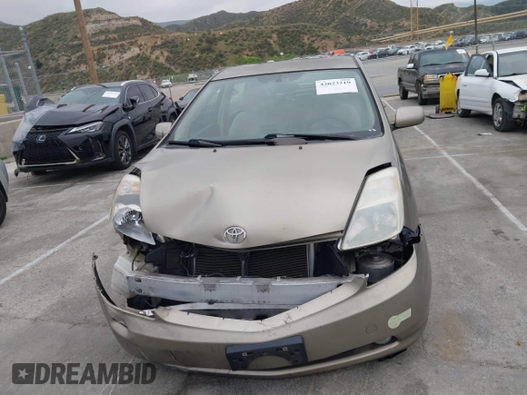 2004 Toyota Prius with VIN JTDKB20U240052320, listed as a IAAI auction lot 42023219 with 177,884 mi miles. Bid and sale history available at carsss.com. Image 12.