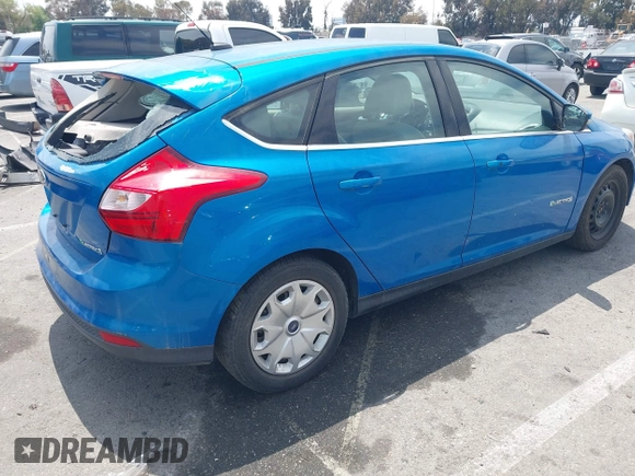 2013 Ford Focus Electric z VIN 1FADP3R44DL222541, wystawiony jako IAAI lot #42157870 z przebiegiem 59 880 mil mil oraz . Historia ofert i sprzedaży dostępna na DreamBid. Obrazek 4.