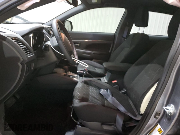 2024 Mitsubishi Outlander S z VIN JA4ARUAU5RU020571, wystawiony jako Copart lot #51096995 z przebiegiem 1 491 mil mil oraz Czysty tytuł • Clean title. Historia ofert i sprzedaży dostępna na DreamBid. Obrazek 7.