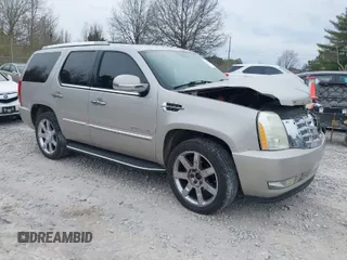 2007 Cadillac Escalade with VIN 1GYFK63897R173007, listed as a IAAI auction lot 41661358 with 275,328 mi miles. Bid and sale history available at carsss.com. Image 1.