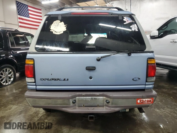 1997 Ford Explorer XLT with VIN 1FMDU35P8VZB98855, listed as a Copart auction lot 44594105 with 210,155 mi miles and Salvage title. Bid and sale history available at DreamBid. Image 6.