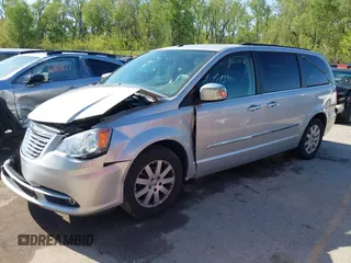 2011 Chrysler Town & Country Touring L z VIN 2A4RR8DG8BR712567, wystawiony jako IAAI lot #42078288 z przebiegiem 144 409 mil mil oraz . Historia ofert i sprzedaży dostępna na DreamBid. Obrazek 18.
