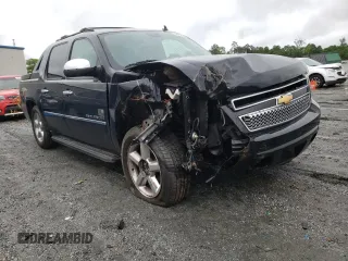2013 Chevrolet Avalanche LTZ z VIN 3GNMCGE04DG340593, wystawiony jako Copart lot #57984385 z przebiegiem 169 702 mil mil oraz Szkoda całkowita • Salvage title. Historia ofert i sprzedaży dostępna na DreamBid. Obrazek 4.