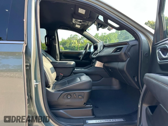 2023 Chevrolet Suburban Premier with VIN 1GNSCFKD0PR550962, listed as a Copart auction lot 63825105 with 24,722 mi miles and Salvage title. Bid and sale history available at DreamBid. Image 8.