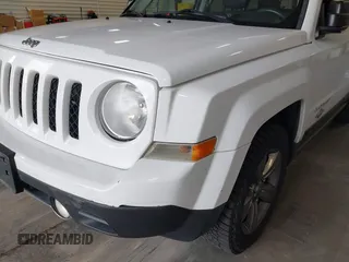 2014 Jeep Patriot High Altitude z VIN 1C4NJPFA3ED624662, wystawiony jako IAAI lot #42253988 z przebiegiem 121 182 mil mil oraz . Historia ofert i sprzedaży dostępna na DreamBid. Obrazek 6.