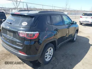 2018 Jeep Compass Sport with VIN 3C4NJCAB1JT301868, listed as a IAAI auction lot 41762166 with 119,933 mi miles. Bid and sale history available at carsss.com. Image 4.