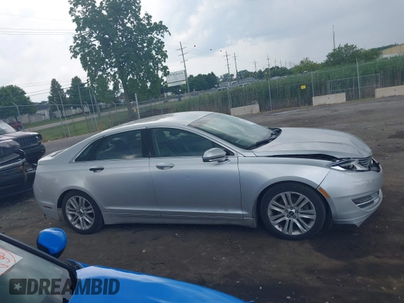 2013 Lincoln MKZ z VIN 3LN6L2G98DR803528, wystawiony jako IAAI lot #42573341 z przebiegiem 140 006 mil mil oraz . Historia ofert i sprzedaży dostępna na DreamBid. Obrazek 13.