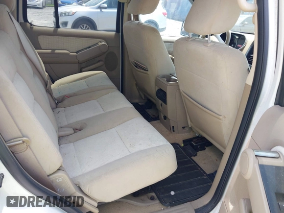 2010 Ford Explorer XLT z VIN 1FMEU6DE2AUA05113, wystawiony jako IAAI lot #42649518 z przebiegiem 114 391 mil mil oraz . Historia ofert i sprzedaży dostępna na DreamBid. Obrazek 8.