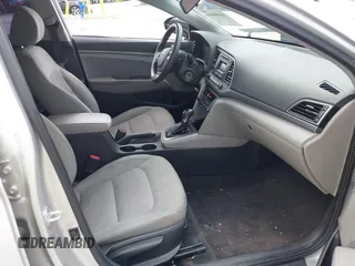 2017 Hyundai Elantra SE z VIN KMHD74LF0HU075074, wystawiony jako IAAI lot #40008080 z przebiegiem 110 533 mil mil oraz . Historia ofert i sprzedaży dostępna na DreamBid. Obrazek 5.
