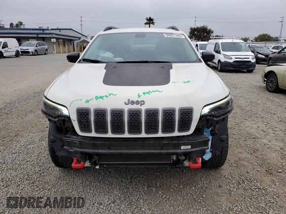 2019 Jeep Cherokee Trailhawk z VIN 1C4PJMBX0KD127324, wystawiony jako Copart lot #50821445 z przebiegiem 88 604 mil mil oraz Szkoda całkowita • Salvage title. Historia ofert i sprzedaży dostępna na DreamBid. Obrazek 5.
