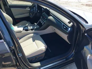 2022 Genesis G70 2.0T with VIN KMTG34TA0NU089099, listed as a IAAI auction lot 41708106 with 35,550 mi miles. Bid and sale history available at carsss.com. Image 5.