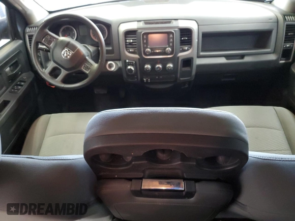 2016 Ram 1500 Tradesman z VIN 1C6RR7SM6GS132143, wystawiony jako Copart lot #47681305 z przebiegiem 80 372 mil mil oraz Czysty tytuł • Clean title. Historia ofert i sprzedaży dostępna na DreamBid. Obrazek 8.