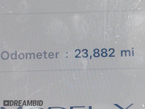 2022 Tesla Model Y Long Range z VIN 7SAYGDEE3NF455544, wystawiony jako IAAI lot #42123963 z przebiegiem 23 882 mil mil oraz . Historia ofert i sprzedaży dostępna na DreamBid. Obrazek 15.