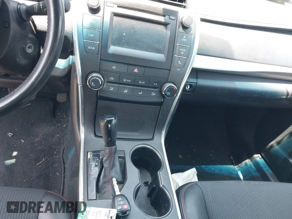 2017 Toyota Camry XLE z VIN 4T1BF1FK4HU377694, wystawiony jako IAAI lot #42375026 z przebiegiem 107 760 mil mil oraz . Historia ofert i sprzedaży dostępna na DreamBid. Obrazek 11.