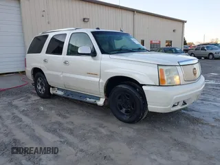 2004 Cadillac Escalade z VIN 1GYEC63T64R231552, wystawiony jako IAAI lot #41428401 z przebiegiem 275 724 mil mil oraz . Historia ofert i sprzedaży dostępna na DreamBid. Obrazek 1.