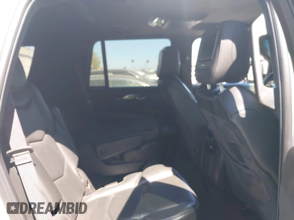 2016 Cadillac Escalade Platinum z VIN 1GYS4DKJ6GR290318, wystawiony jako IAAI lot #40090625 z przebiegiem Nie podano mil oraz . Historia ofert i sprzedaży dostępna na DreamBid. Obrazek 8.