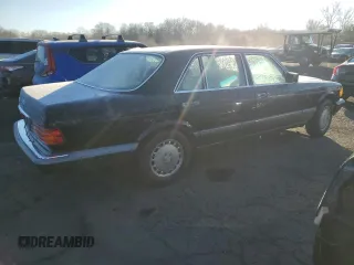 1990 Mercedes-Benz 420 Series 420SEL with VIN WDBCA35EXLA527718, listed as a Copart auction lot 82135544 with 208,478 mi miles and Non Repairable. Bid and sale history available at carsss.com. Image 3.